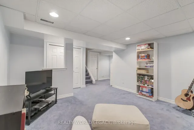 Additional image 38 of 194 Laurier Ave