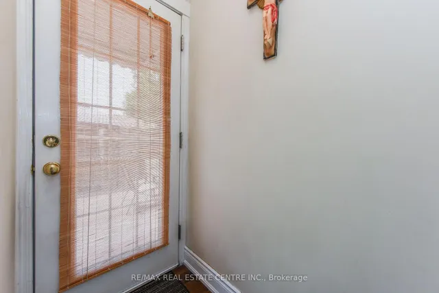 Additional image 34 of 135 Folkstone Cres