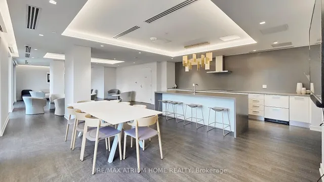 Additional image 41 of 1 Gloucester St Unit 715