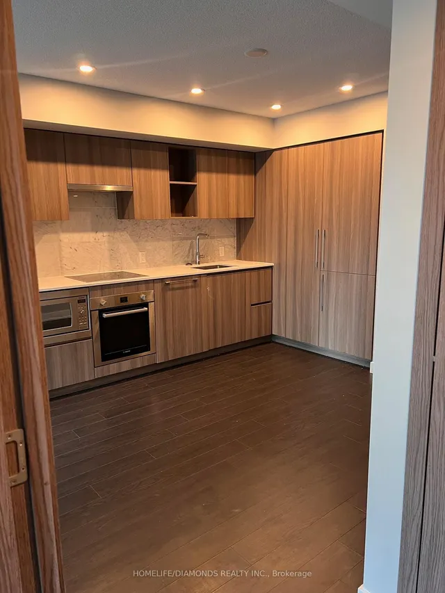 Additional image 10 of 19 BATHURST St Unit 816