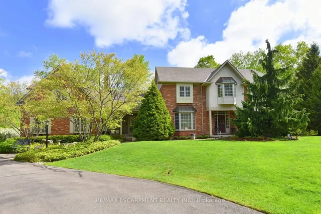 Additional image 4 of 712 ROBSON Rd Unit RR1