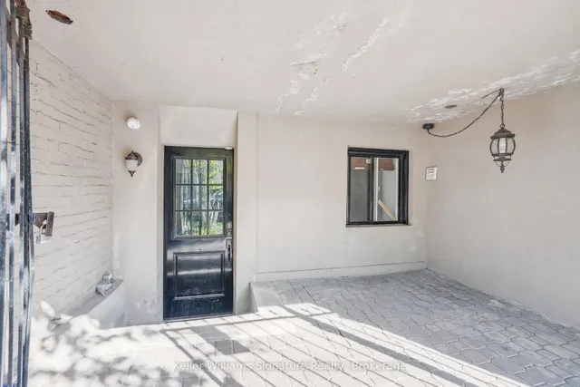 Additional image 24 of 41 Spring St