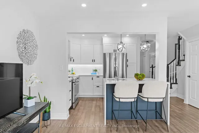 Additional image 12 of 76 Blue Sky Tr