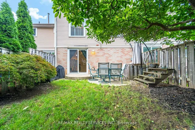 Additional image 39 of 11 Courtleigh Sq