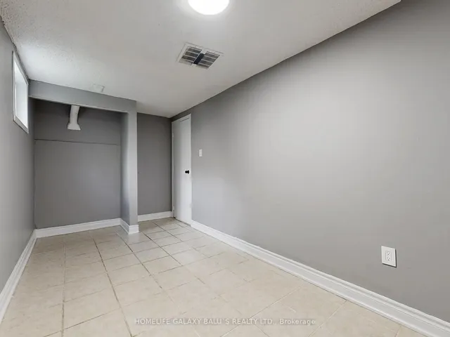 Additional image 34 of 76 Lowry Sq