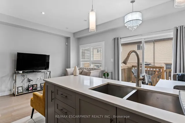 Additional image 11 of 377 Glancaster Rd Unit 20