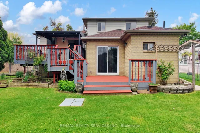 Additional image 41 of 53 Geneva Cres