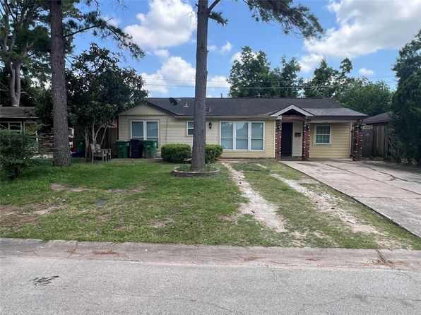 6402 Belarbor St, Houston, TX 77087