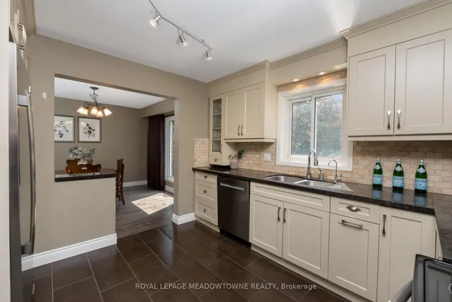 Additional image 15 of 7 Deerwood Cres