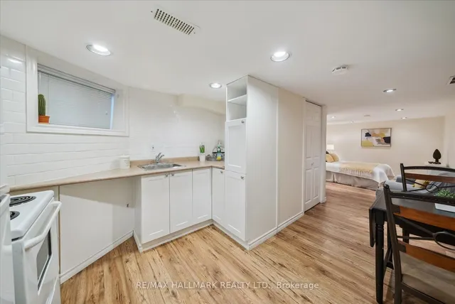 Additional image 38 of 214 Woodbine Ave