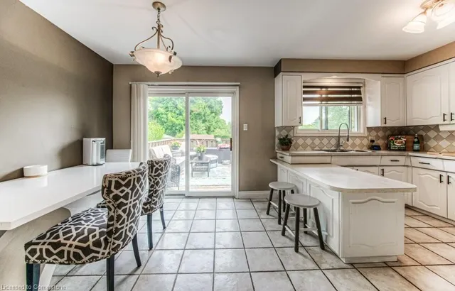 Additional image 13 of 11 Coach Hill Dr