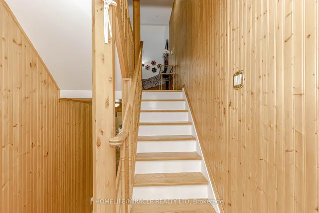 Additional image 39 of 400 Bloor St Unit 8