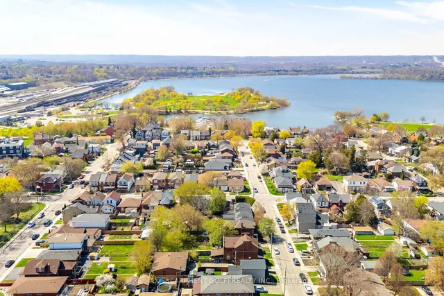 Additional image 44 of 15 PICTON St