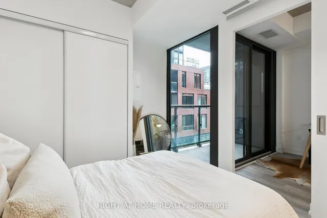 Additional image 23 of 28 Eastern Ave Unit 401