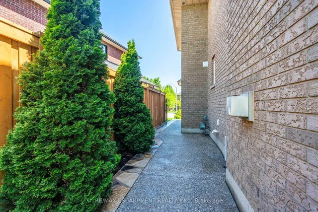 Additional image 44 of 24 Edgecroft Cres