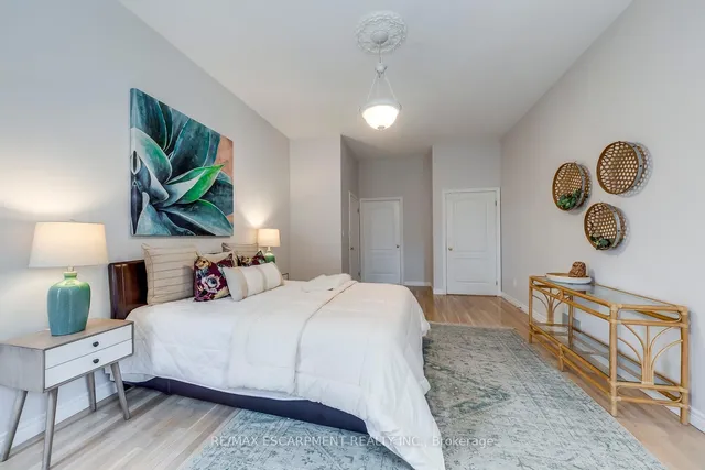 Additional image 25 of 39 Thoroughbred Blvd