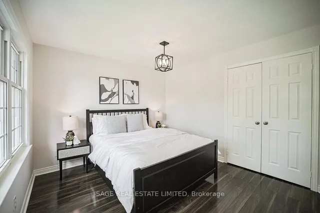 Additional image 31 of 32 Royal Rouge Tr