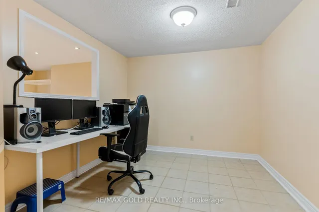 Additional image 32 of 58 Hall Cres