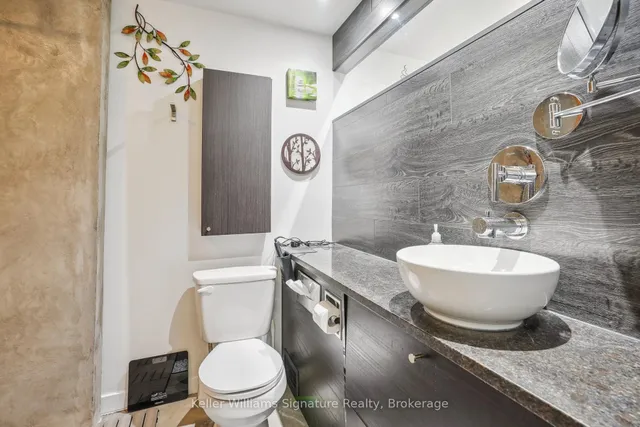 Additional image 34 of 41 Spring St