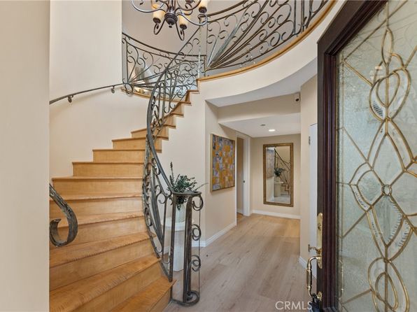 1177 Wellesley Ave UNIT 201, Los Angeles, CA 90049