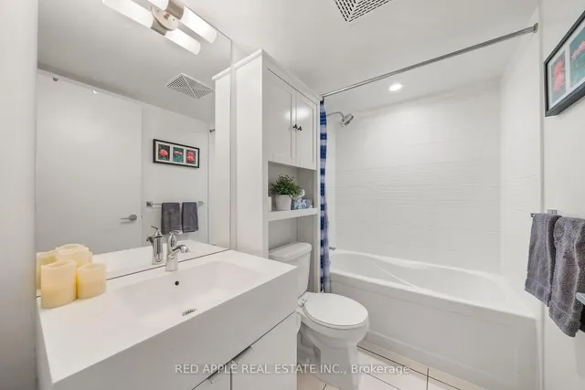 Additional image 22 of 21 Iceboat Terr Unit 530