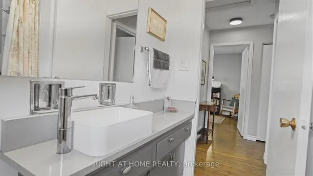 Additional image 37 of 45 Bond St