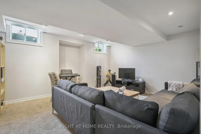 Additional image 26 of 477 Farlow Cres