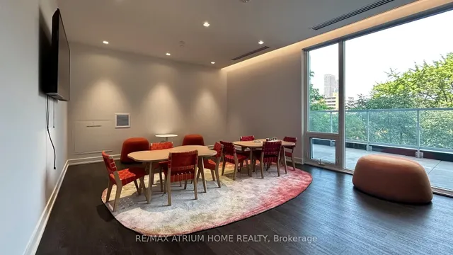 Additional image 40 of 1 Gloucester St Unit 715