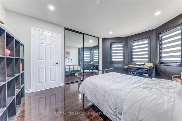 Additional image 32 of 75 Wandering Tr