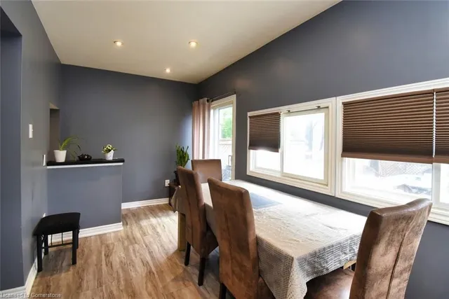 Additional image 9 of 106 Ivon Ave