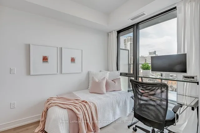 Additional image 16 of 1 Jarvis St Unit 912