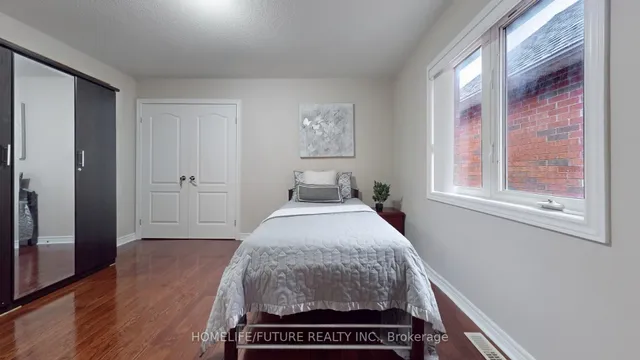 Additional image 33 of 59 Pogonia St