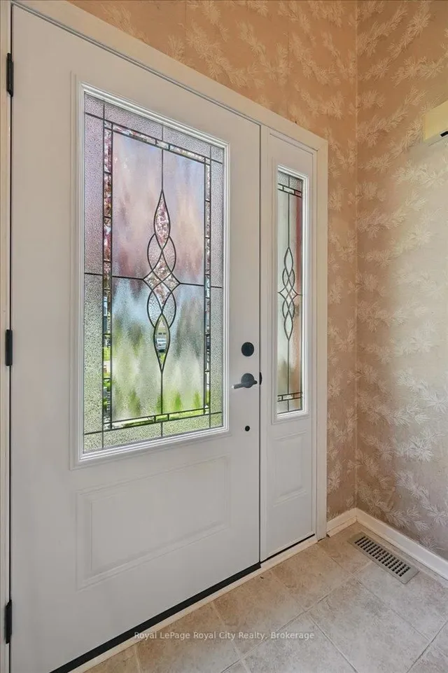 Additional image 9 of 701 Castleguard Cres