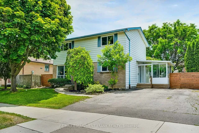54 John Murray St