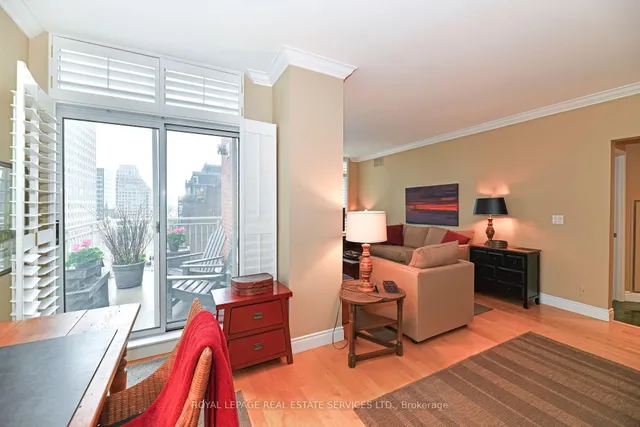 Additional image 15 of 1 Deer Park Cres Unit 905