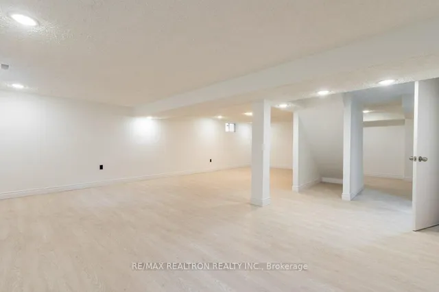 Additional image 26 of 135 Heatherside Dr