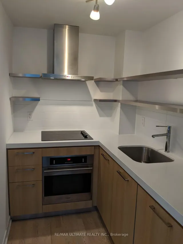 Additional image 5 of 560 King St Unit 604