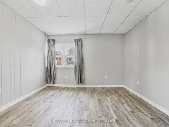 Additional image 28 of 14 Victoria Ave