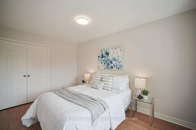 Additional image 29 of 32 Royal Rouge Tr