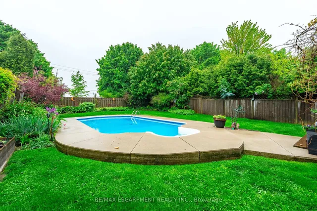 Additional image 48 of 24 Vance Cres