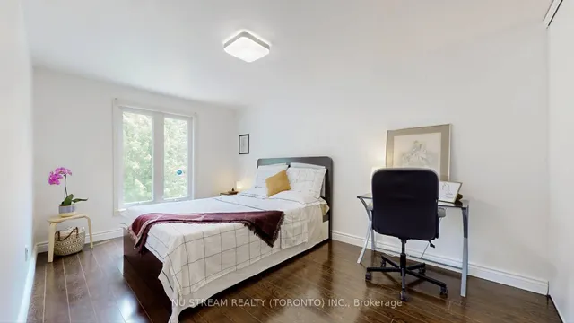 Additional image 25 of 16 Caronia Sq