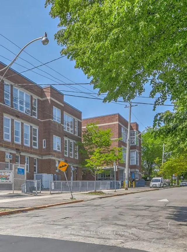 Additional image 36 of 523 Briar Hill Ave