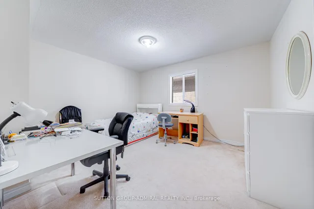 Additional image 26 of 31 Acara Crt