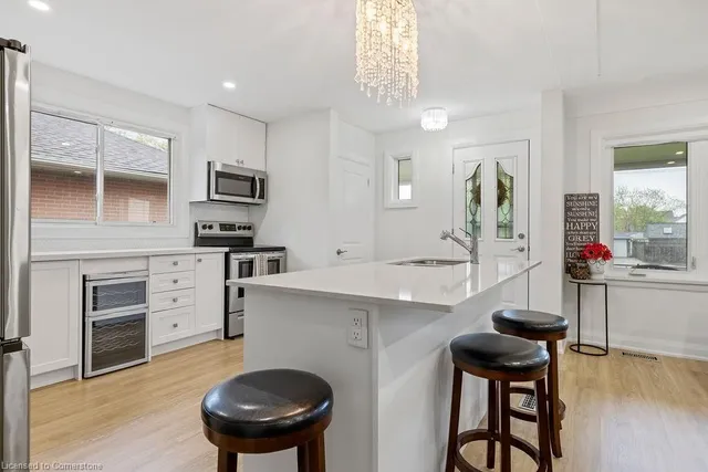 Additional image 14 of 60 Howe Ave