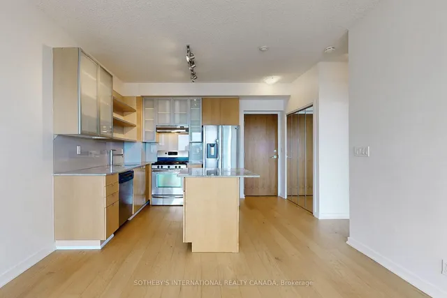 Additional image 8 of 33 Lombard St Unit 2509