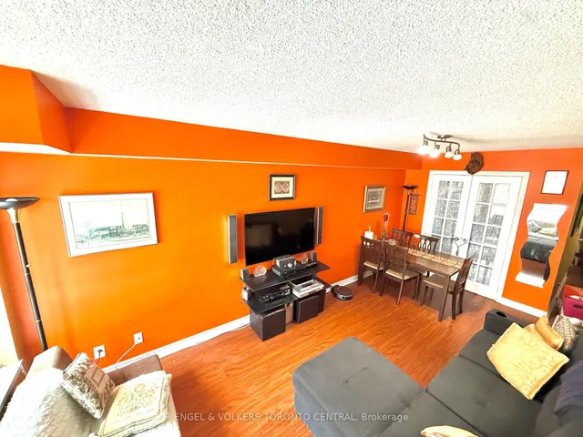 Additional image 19 of 225 Wellesley St Unit 208