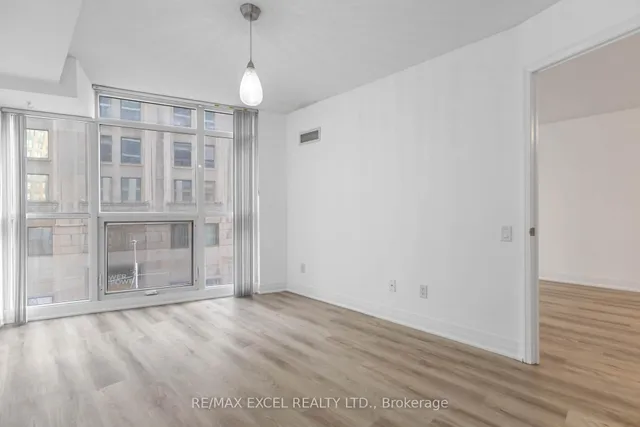 Additional image 32 of 21 Carlton St Unit 404