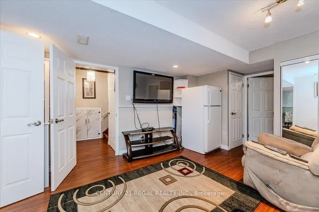 Additional image 34 of 107 Roseneath Cres