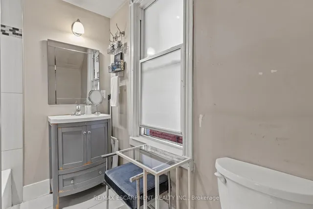 Additional image 7 of 181 West Ave