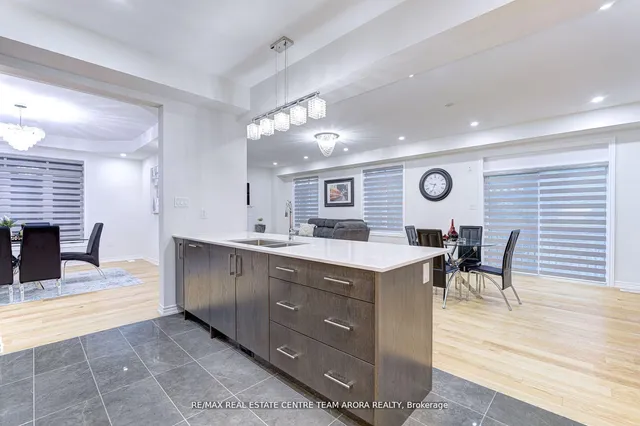 Additional image 14 of 566 Queen Mary Dr